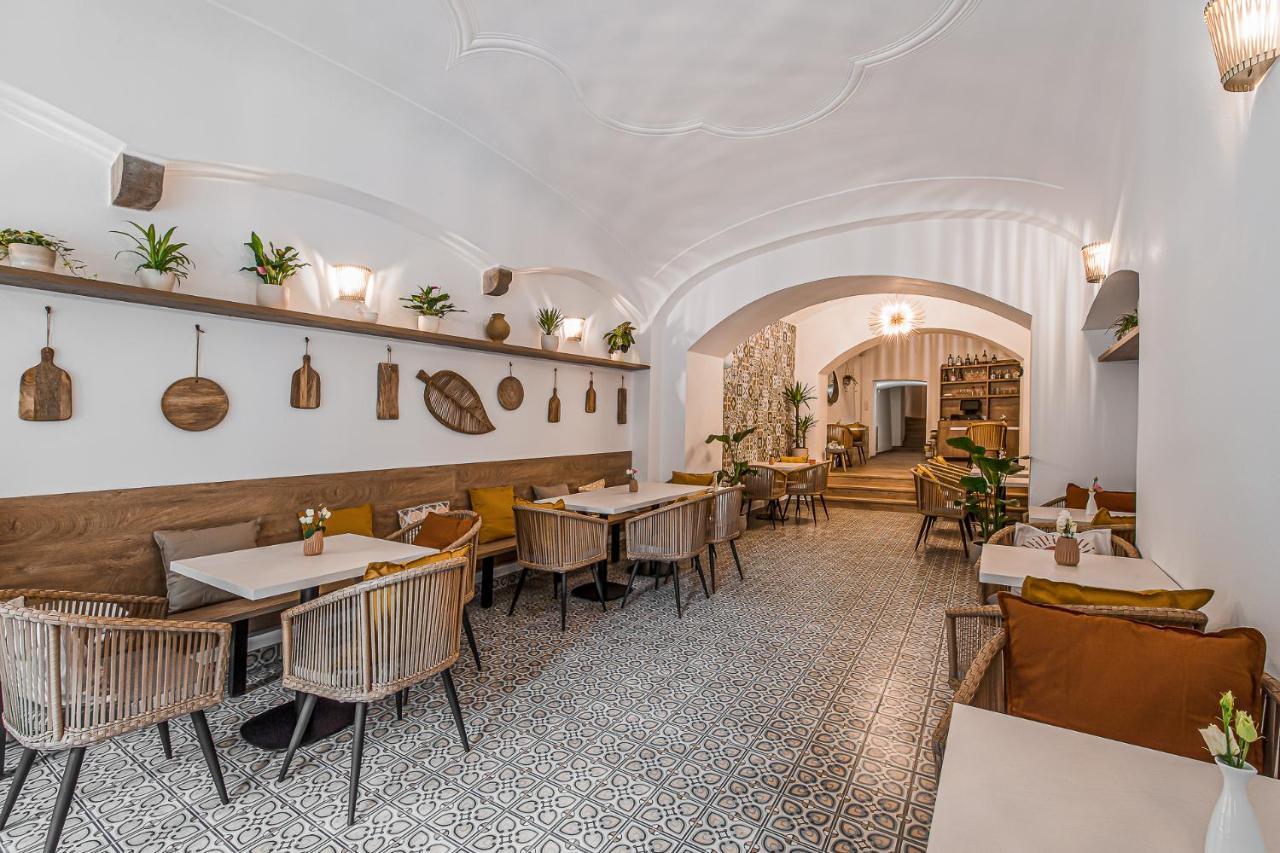 Apartmany Kolegium Prešov Exteriör bild