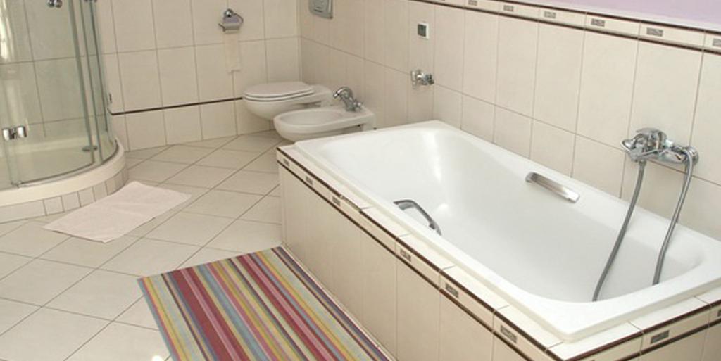 Apartmany Kolegium Prešov Rum bild